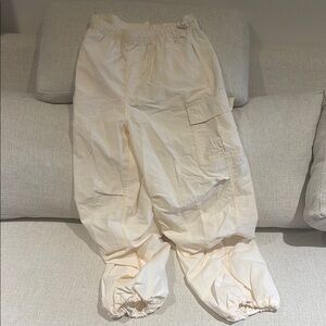 H&M Cream Cargo Pants Relaxed Fit Elastic Cuffs